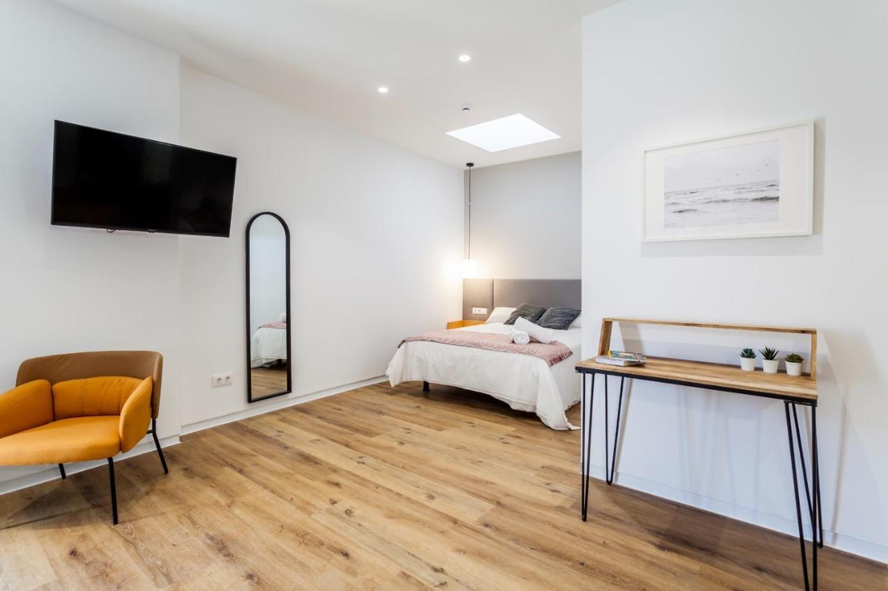 Puerto Beach Suites Valencia Eksteriør billede