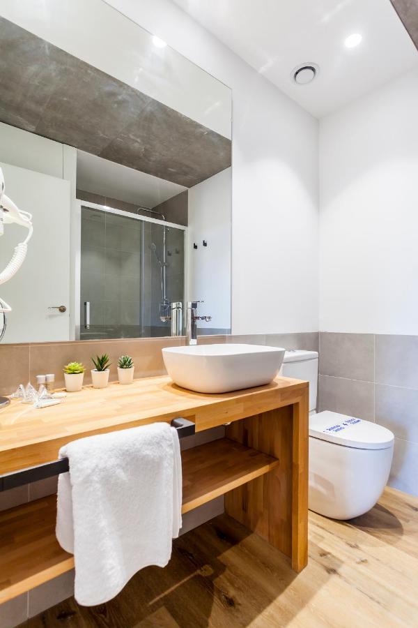 Puerto Beach Suites Valencia Eksteriør billede