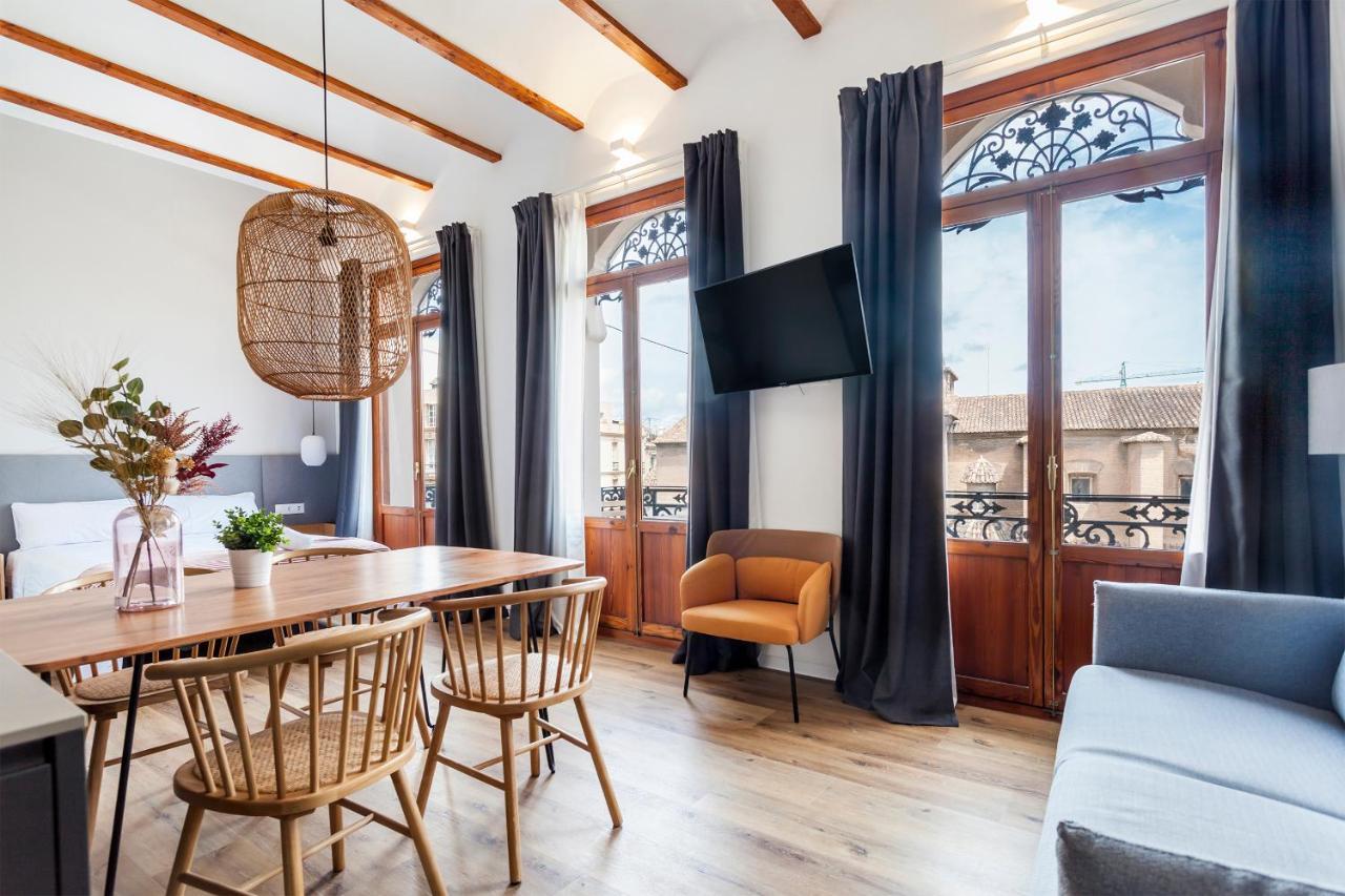 Puerto Beach Suites Valencia Eksteriør billede