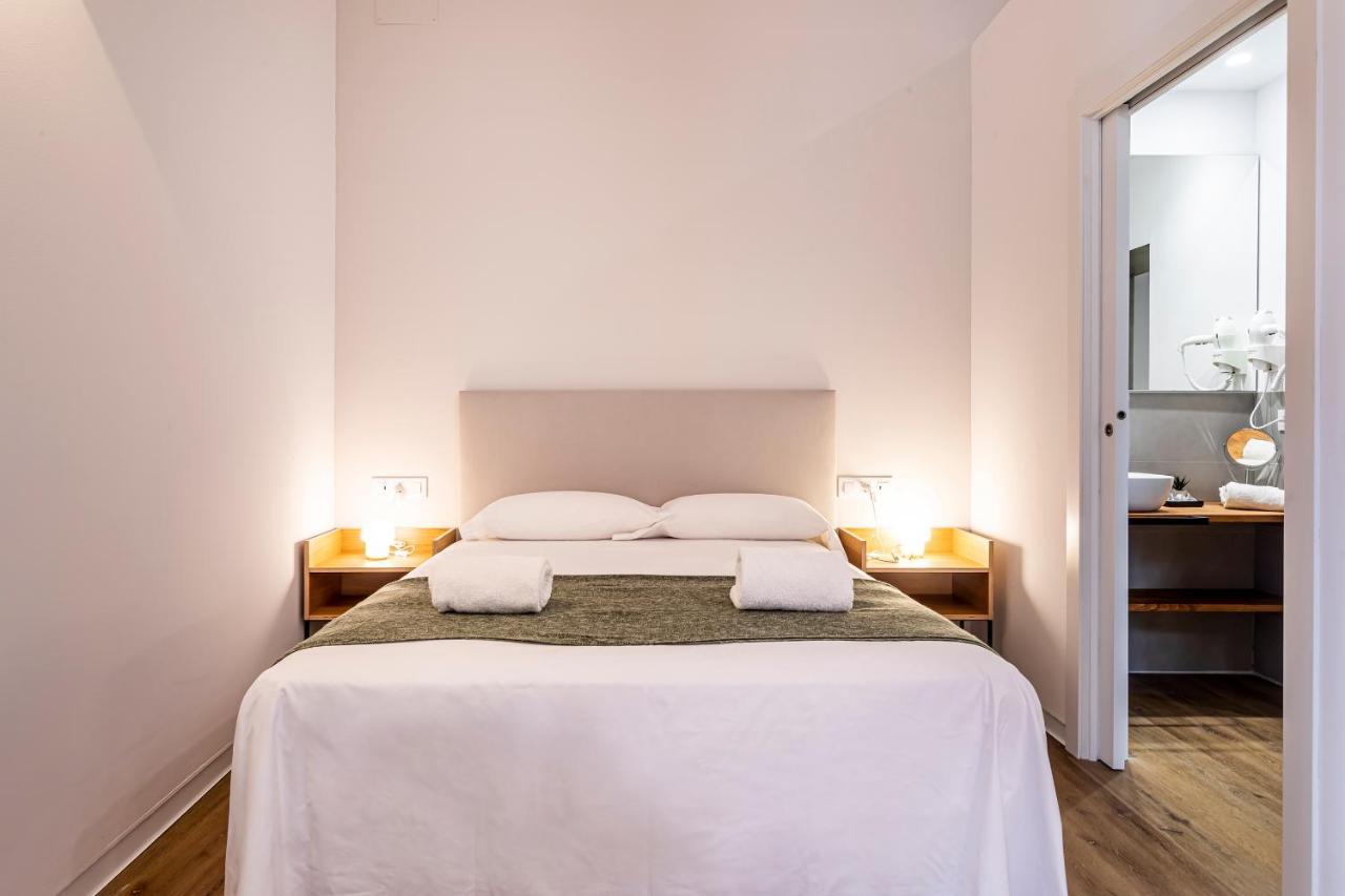 Puerto Beach Suites Valencia Eksteriør billede